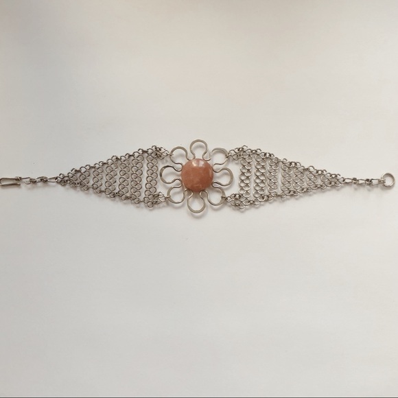 Chainmail Flower Bracelet with Pink Stone Groovy - Picture 9 of 12